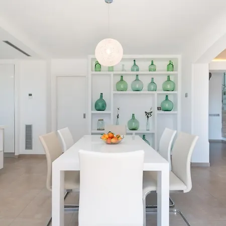 New! Villa